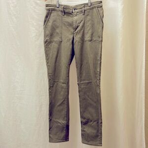 Lands End mid rise slim jean size 10 olive green deep front pocket.